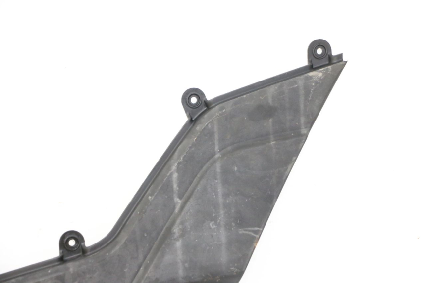 photo de LEFT UNDERSEAT PANEL KYMCO PEOPLE S 125 (2000 - 2008) - Fixing points details