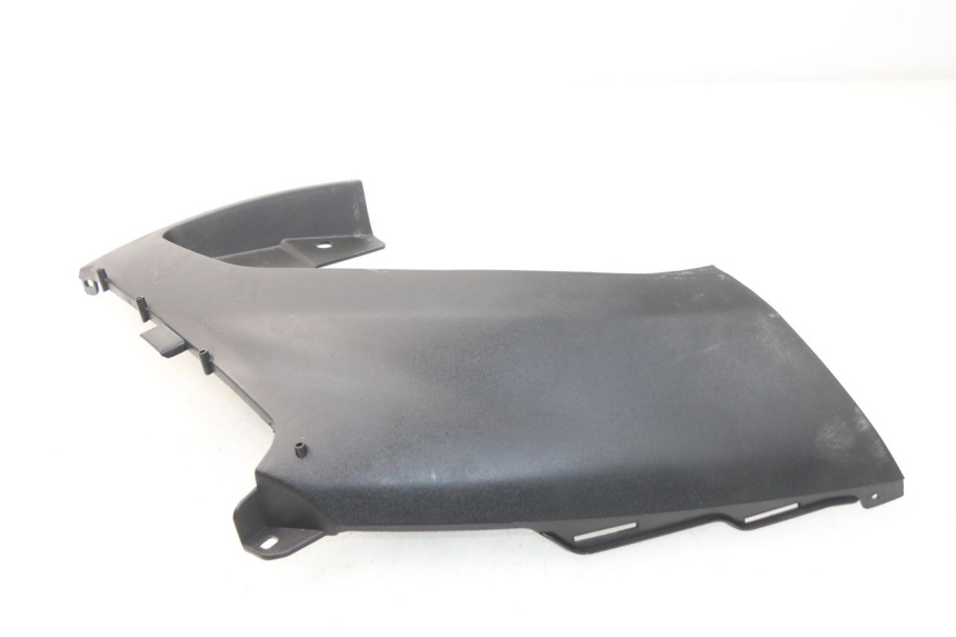 photo de LEFT UNDERSEAT PANEL PEUGEOT METROPOLIS 400 (2017 - 2020) - Surface and material condition