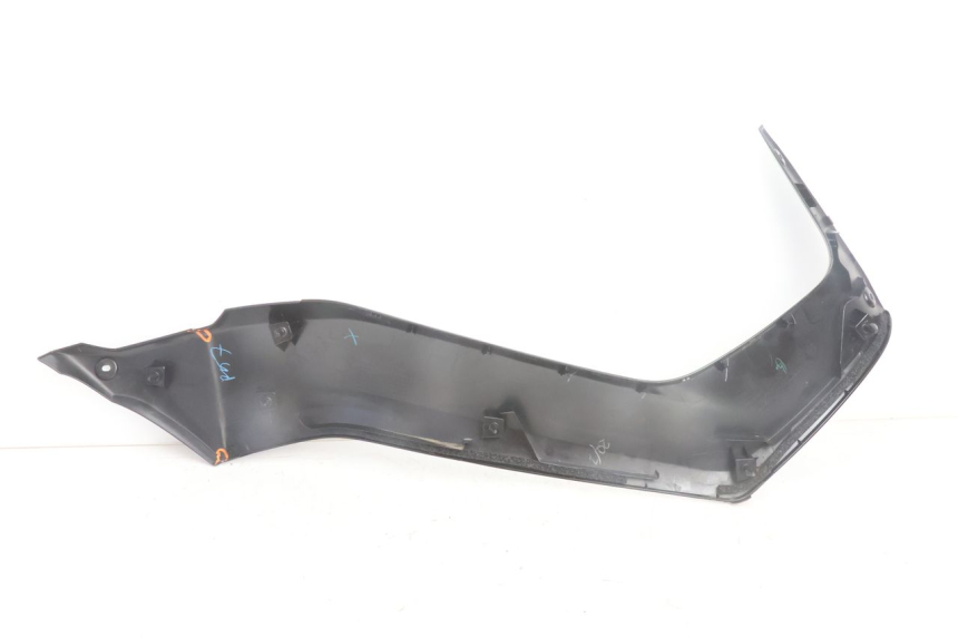 photo de LEFT UNDERSEAT PANEL YAMAHA N-MAX NMAX 125 (2021 - 2024) - Fixing points details