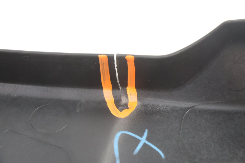 photo de LEFT UNDERSEAT PANEL YAMAHA N-MAX NMAX 125 (2021 - 2024) - Markings and original references
