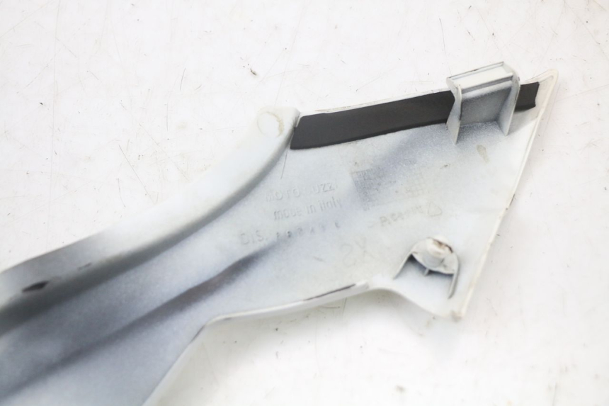 photo de LEFT UNDERSEAT PANEL MOTO GUZZI NORGE 8V GT 1200 (2011 - 2016) - Fixing points details