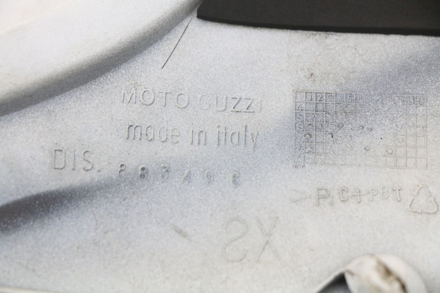 photo de LEFT UNDERSEAT PANEL MOTO GUZZI NORGE 8V GT 1200 (2011 - 2016) - Surface and material condition
