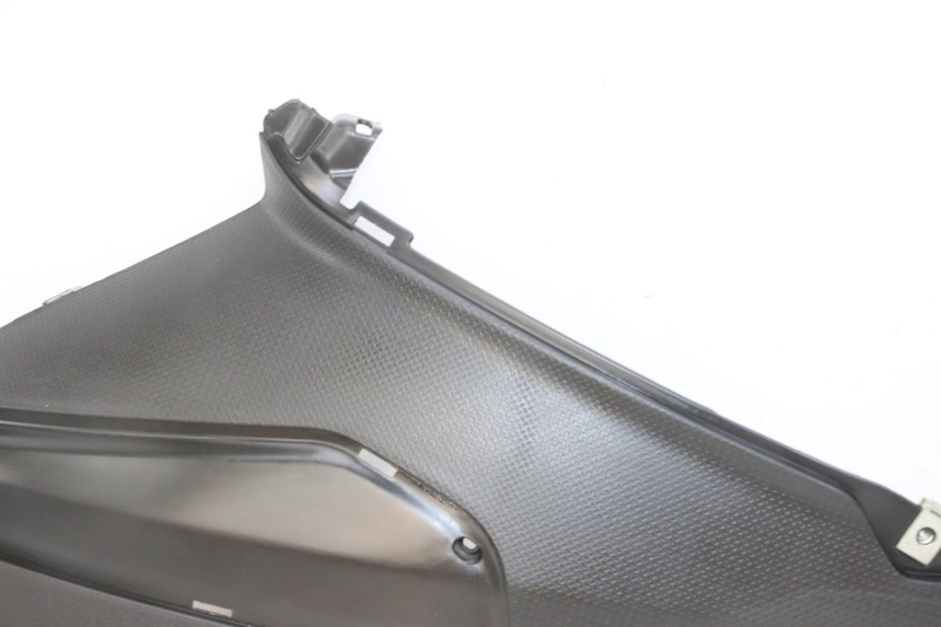 photo de LEFT UNDERSEAT PANEL PIAGGIO NRG POWER PUREJET 50 (2018 - 2021) - Fixing points details