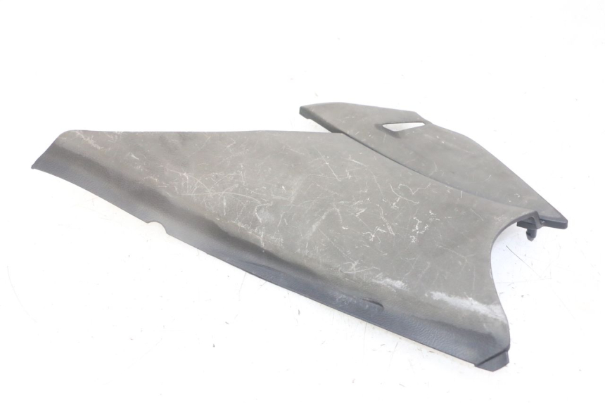 photo de LEFT UNDERSEAT PANEL HONDA NTV DEAUVILLE ABS 700 (2007 - 2016) - Zoom on usage condition