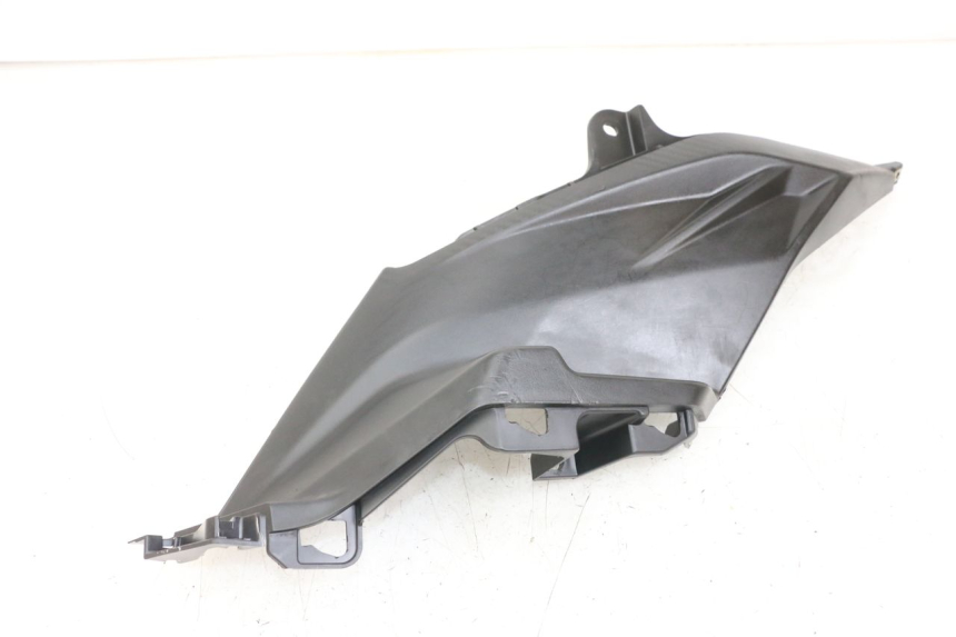 photo de LEFT UNDERSEAT COVER SYM ORBIT III 3 4T 50 (2018 - 2021) - Technical close-up