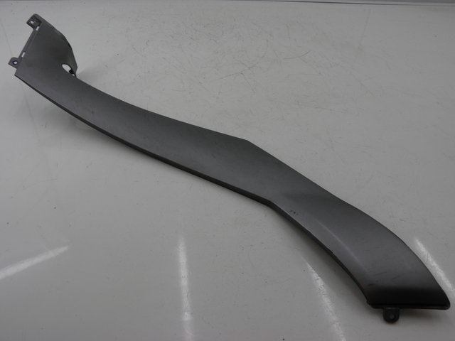 photo de LEFT UNDERSEAT PANEL PIAGGIO MP3 125 (2006 - 2014) - Surface and material condition
