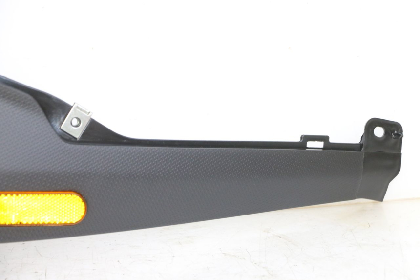photo de LEFT UNDERSEAT PANEL PIAGGIO NRG POWER PUREJET 50 (2018 - 2021) - Fixing points details