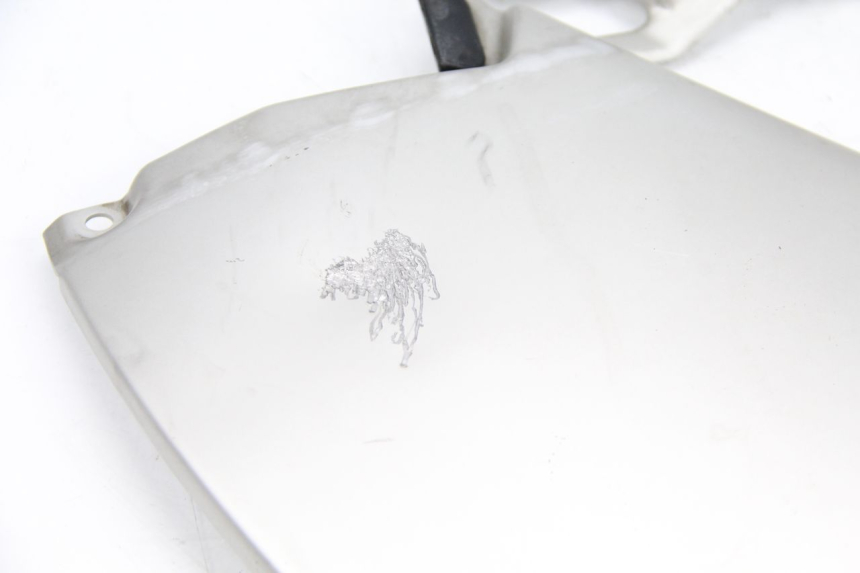 photo de LEFT UNDERSEAT PANEL BMW R GS 1200 (2005 - 2007) - Zoom on usage condition