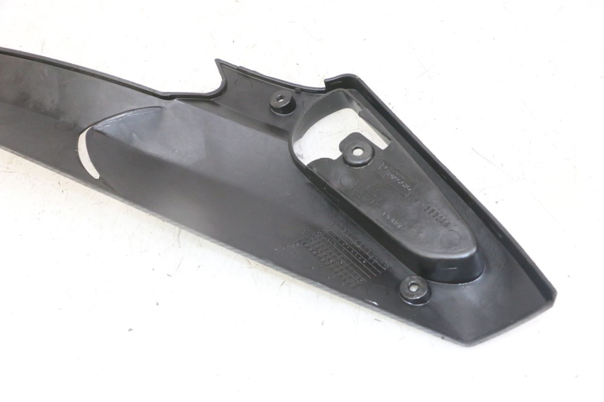 photo de LEFT UNDERSEAT PANEL GILERA RUNNER SL 50 (2006 - 2009) - Alternative perspective