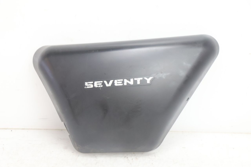 photo de LEFT UNDERSEAT PANEL MASH SEVENTY FIVE 125 (2013 - 2021) - Zoom on usage condition