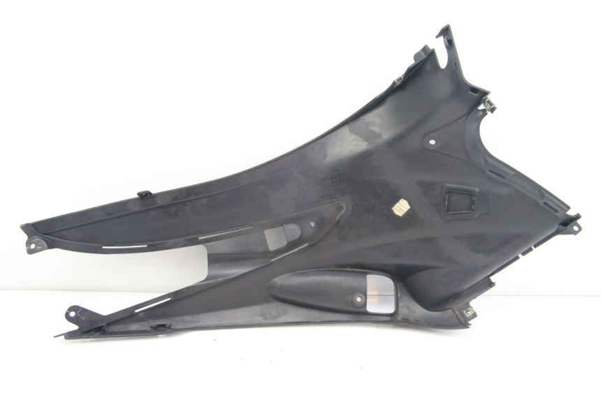 photo de LEFT UNDERSEAT COVER SUZUKI SIXTEEN 125 (2008 - 2010) - Component detail