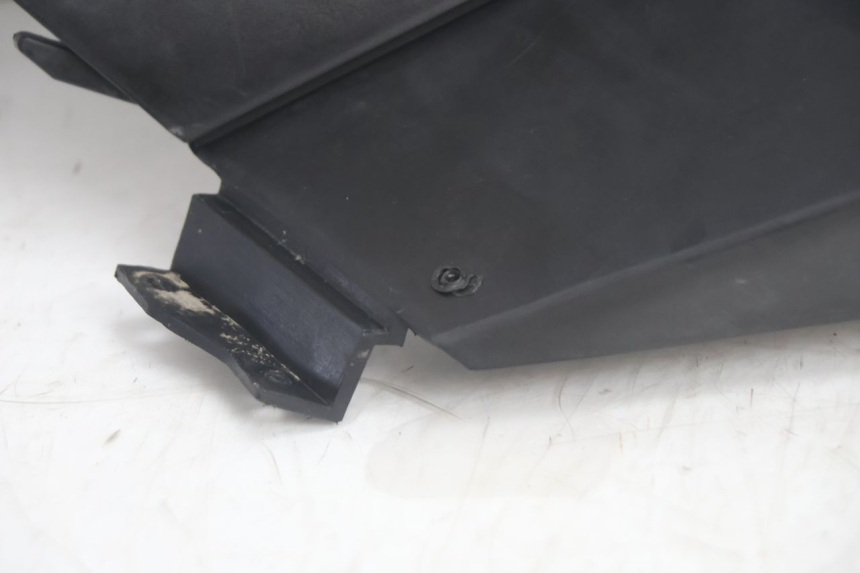 photo de LEFT UNDERSEAT PANEL RIDE SLASH 2T 50 (2012 - 2014) - Component detail