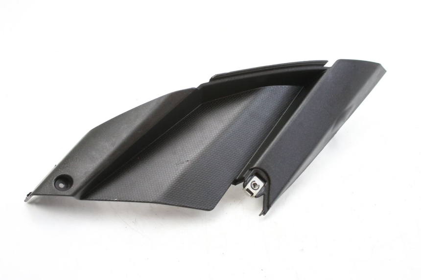 photo de LEFT UNDERSEAT COVER APRILIA SR R 2T LC 50 (2018 - 2021) - Component detail