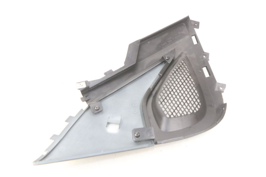 photo de LEFT UNDERSEAT PANEL KYMCO SUPER 8 4T 50 (2018 - 2020) - Technical close-up