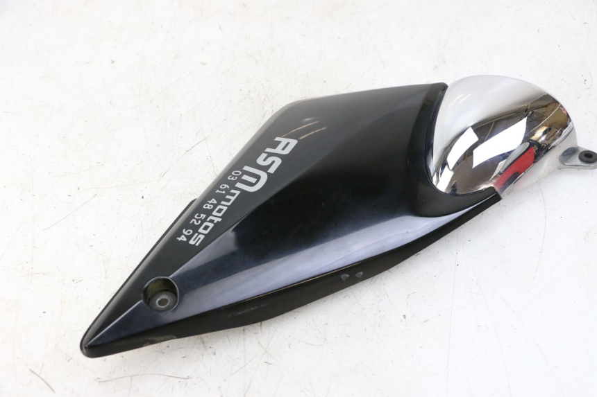 photo de LEFT UNDERSEAT COVER SUZUKI GSF S BANDIT 600 (2000 - 2004) - Fixing points details