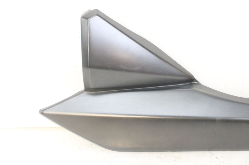 photo de LEFT UNDERSEAT PANEL SUZUKI GSX F GSXF 650 (2007 - 2015) - Surface and material condition