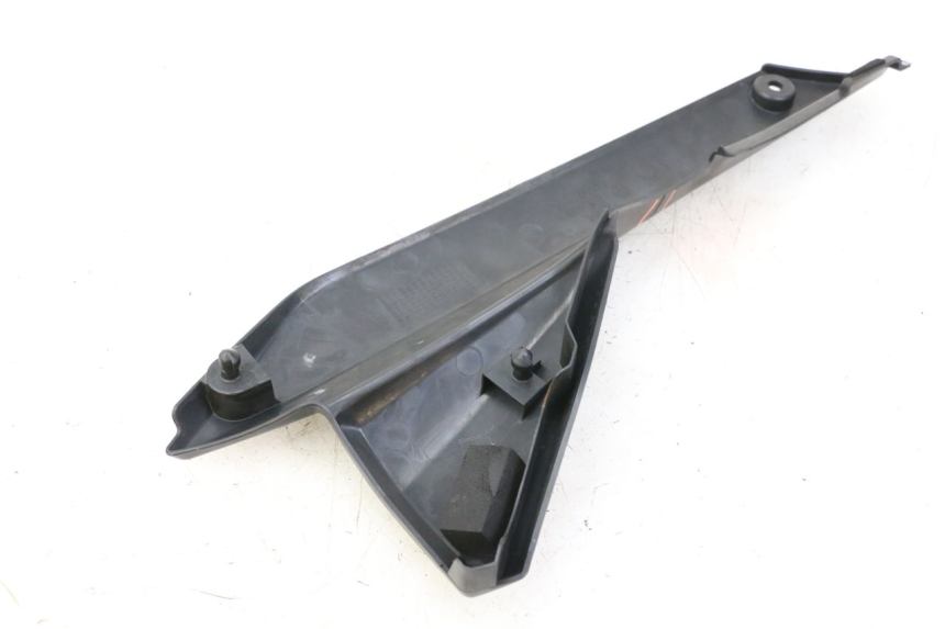 photo de LEFT UNDERSEAT PANEL SUZUKI GSX F GSXF 650 (2007 - 2015) - Component detail