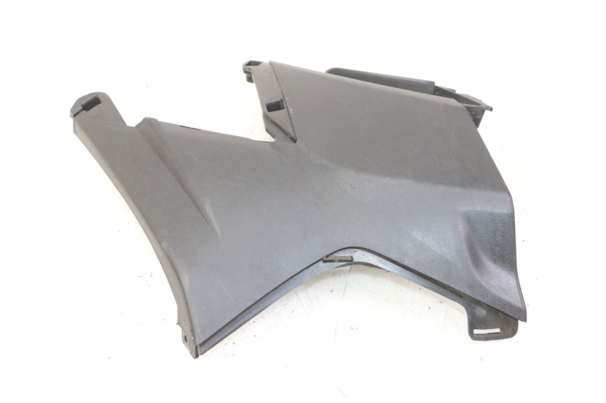 photo de LEFT UNDERSEAT COVER APRILIA SXR 50 (2021 - 2023) - Technical close-up