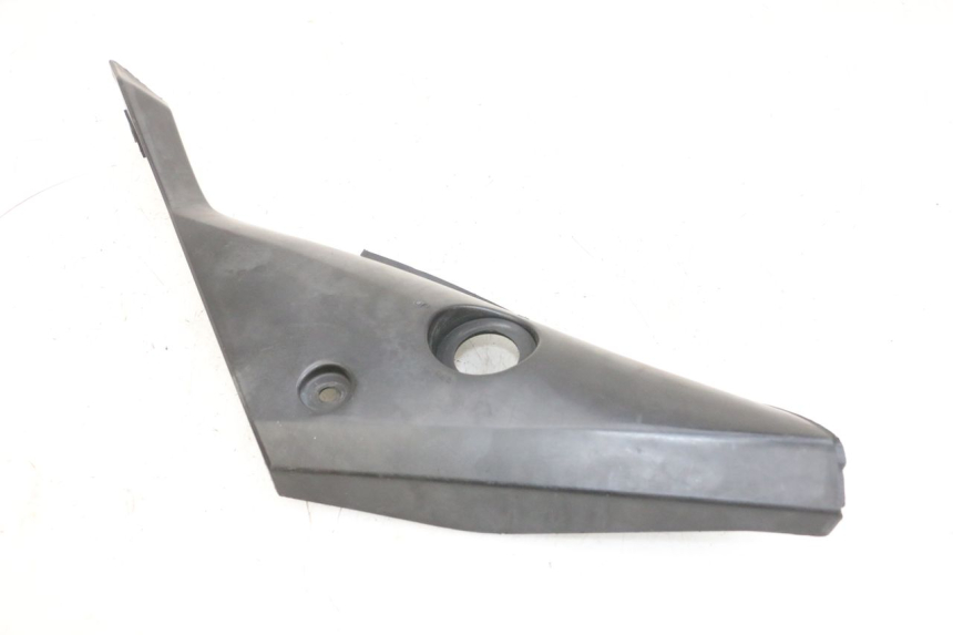 photo de LEFT UNDERSEAT PANEL YAMAHA TZR 50 (2008 - 2016) - Technical close-up