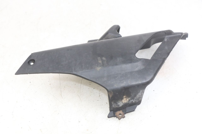 photo de LEFT UNDERSEAT COVER YAMAHA X-MAX XMAX 250 (2006 - 2009) - Zoom on usage condition