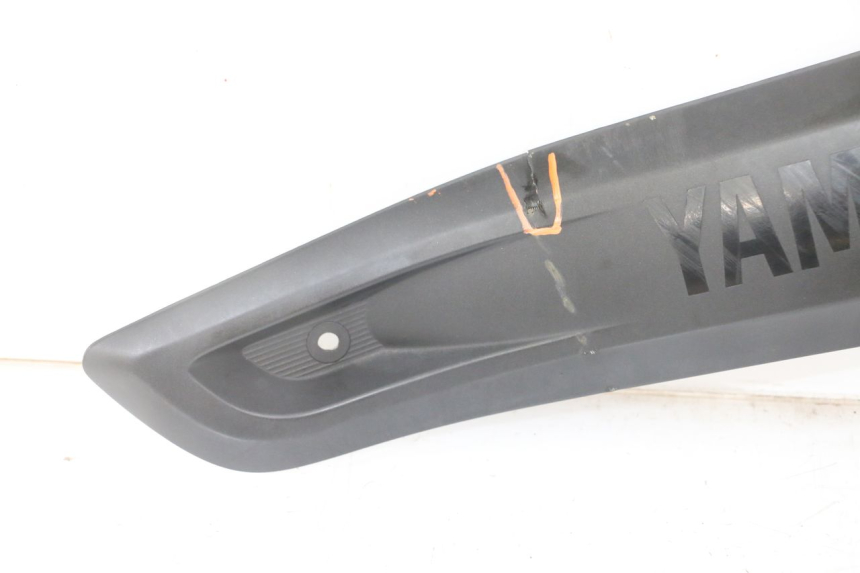 photo de LEFT UNDERSEAT COVER YAMAHA X-MAX XMAX 125 (2010 - 2013) - High-resolution close-up