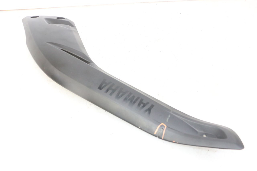 photo de LEFT UNDERSEAT COVER YAMAHA X-MAX XMAX 125 (2010 - 2013) - Surface and material condition