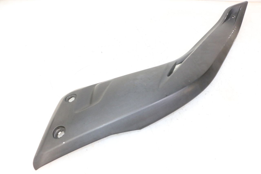 photo de LEFT UNDERSEAT COVER YAMAHA X-MAX XMAX 125 (2010 - 2013) - Component detail