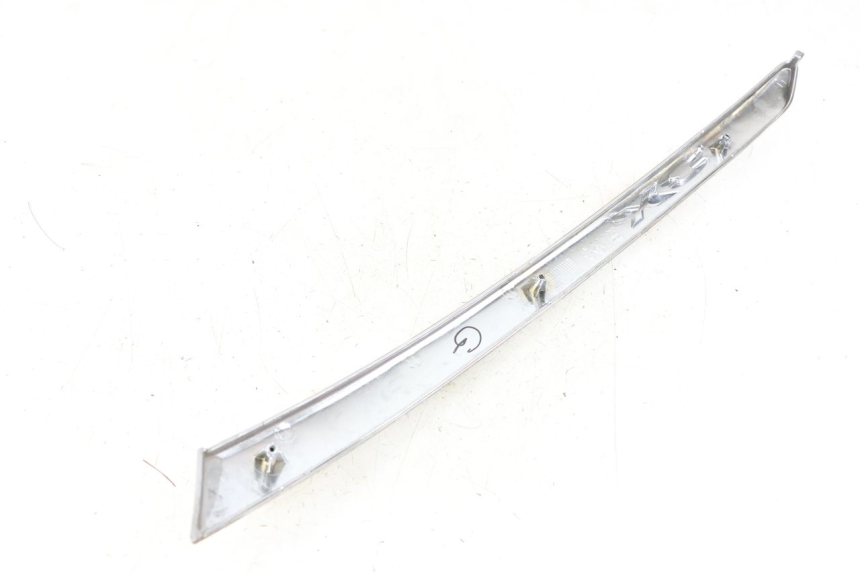 photo de LEFT UNDERSEAT PANEL PIAGGIO X8 125 (2004 - 2007) - Zoom on usage condition