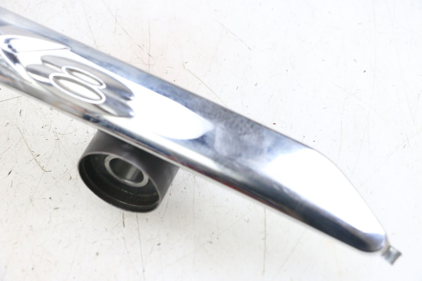 photo de LEFT UNDERSEAT PANEL PIAGGIO X8 125 (2004 - 2007) - Fixing points details