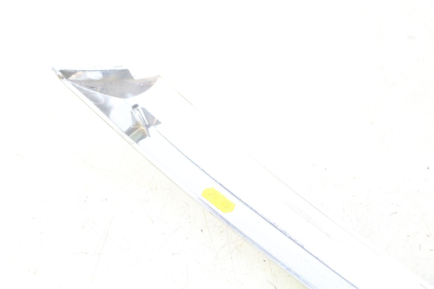 photo de LEFT UNDERSEAT COVER PIAGGIO XEVO - X EVO 125 (2007 - 2017) - Zoom on usage condition