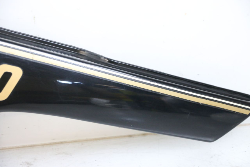 photo de LEFT UNDERSEAT PANEL YAMAHA XJ F 900 (1983 - 1994) - Fixing points details