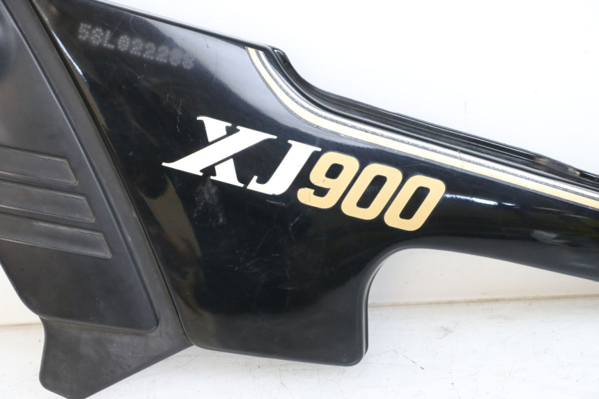 photo de LEFT UNDERSEAT PANEL YAMAHA XJ F 900 (1983 - 1994) - Surface and material condition
