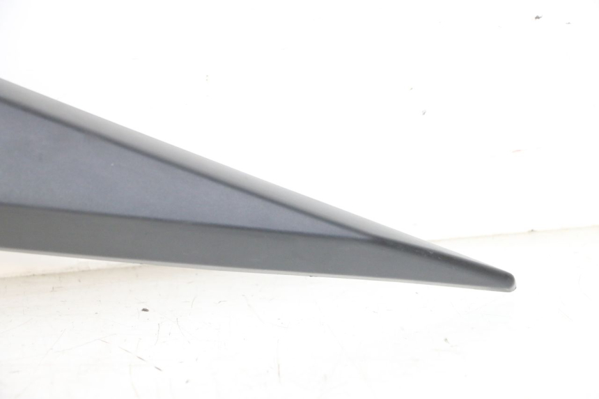 photo de LEFT UNDERSEAT PANEL YAMAHA XJ6 ABS 600 (2008 - 2016) - Technical close-up