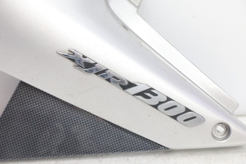 photo de LEFT UNDERSEAT PANEL YAMAHA XJR 1300 (1998 - 2002) - Zoom on usage condition