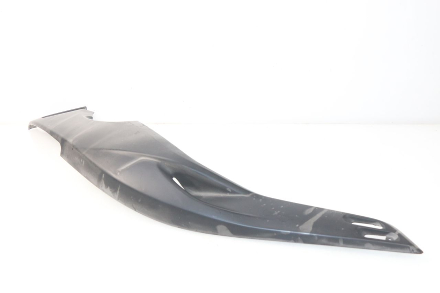 photo de LEFT UNDERSEAT COVER YAMAHA XP T-MAX TMAX ABS 500 (2004 - 2007) - Fixing points details