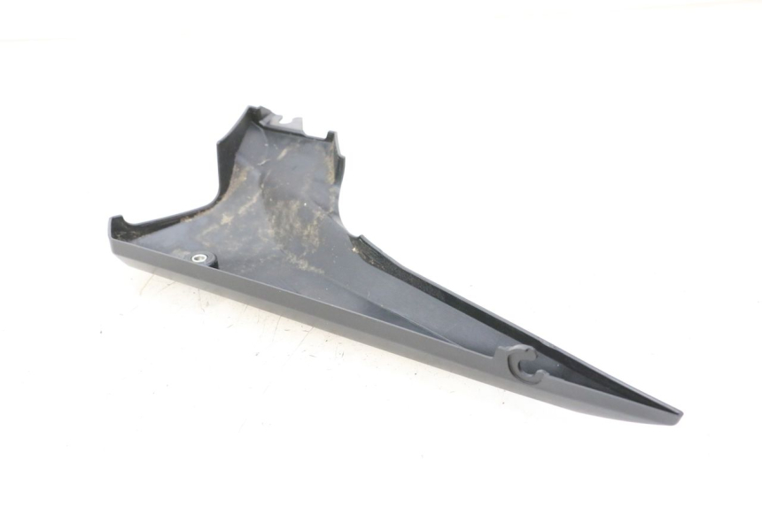 photo de LEFT UNDERSEAT PANEL YAMAHA XJ6 600 (2008 - 2016) - Component detail