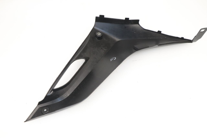 photo de LEFT UNDERSEAT PANEL YAMAHA YZF R 125 (2008 - 2013) - Component detail
