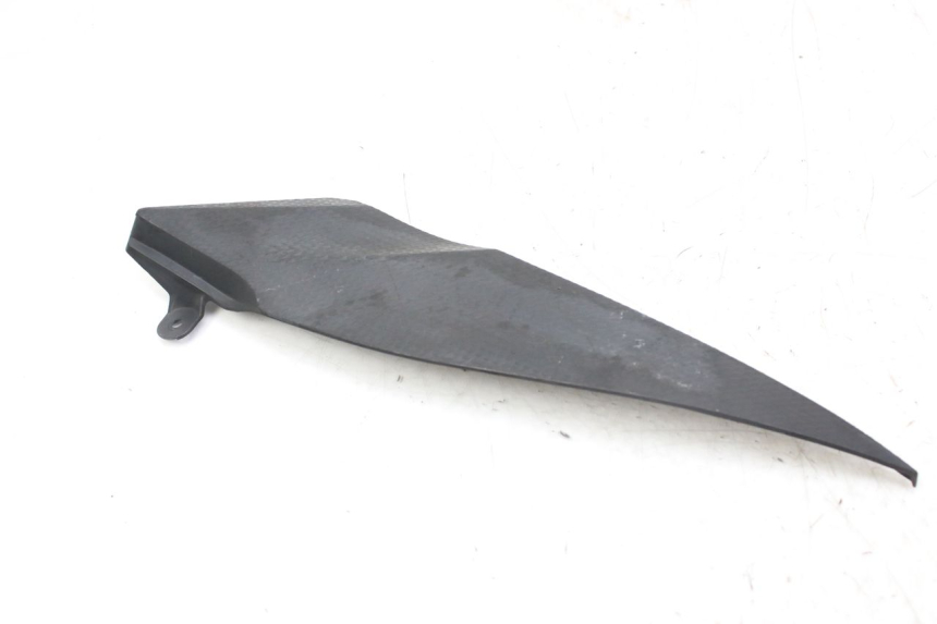 photo de LEFT UNDERSEAT COVER YAMAHA YZF R1 1000 (2007 - 2008) - Fixing points details