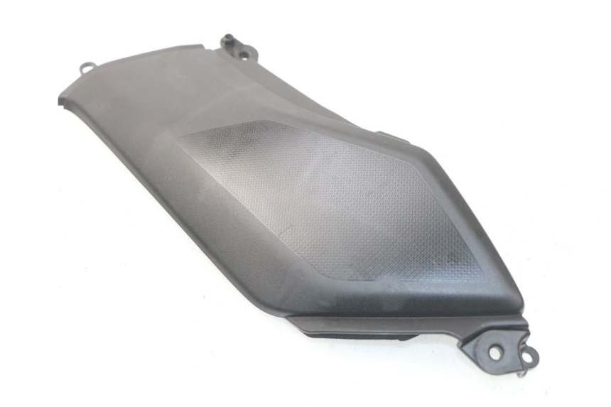 photo de LEFT UNDERSEAT PANEL KAWASAKI Z Z900 900 (2017 - 2019) - Zoom on usage condition