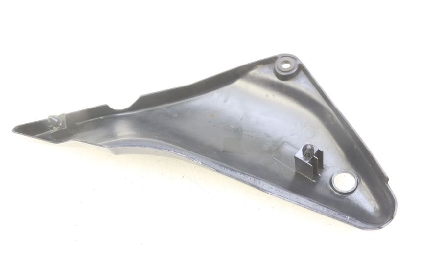 photo de LEFT UNDERSEAT COVER KAWASAKI ZEPHYR 1100 ( - 1995) - Technical close-up