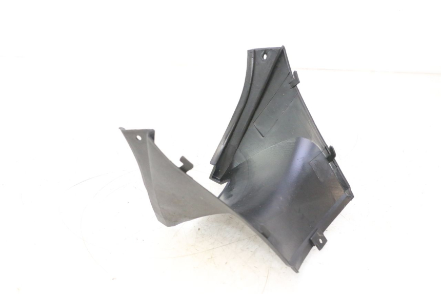 photo de UNDERSEAT PANEL VASTRO GP 2T 50 (2013 - 2017) - Zoom on usage condition