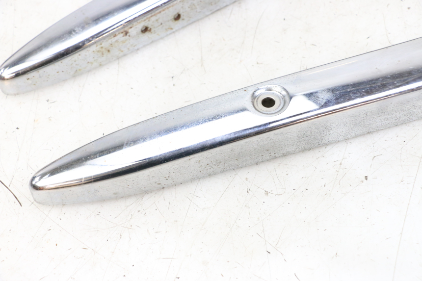 photo de UNDERSEAT PANEL SUZUKI GZ MARAUDER 125 (1998 - 2004) - Alternative perspective