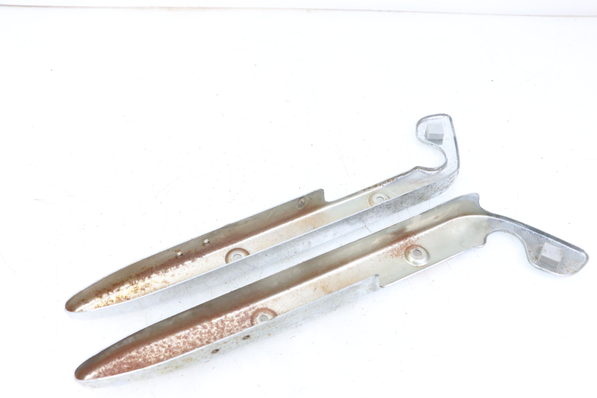 photo de UNDERSEAT PANEL SUZUKI GZ MARAUDER 125 (1998 - 2004) - Checked used part