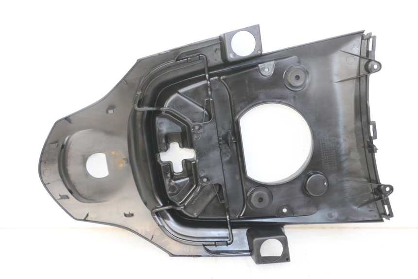 photo de UNDERSEAT PANEL HONDA SH i 300 (2015 - 2020) - Zoom on usage condition
