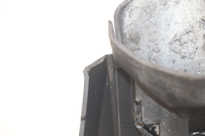 photo de UNDERSEAT COVER SYM JET SPORT XR 50 (2006 - 2015) - Zoom on usage condition