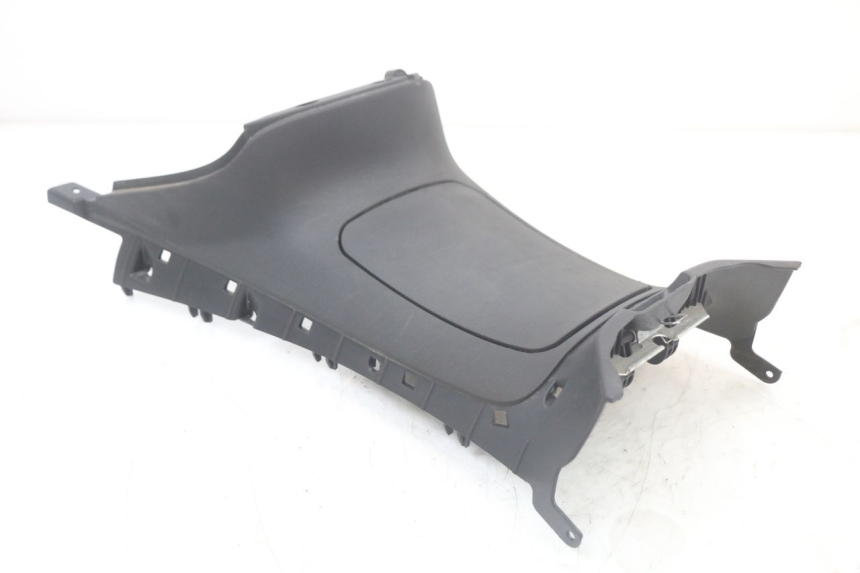 photo de UNDERSEAT PANEL PIAGGIO MP3 HPE 350 (2018 - 2020) - Technical close-up