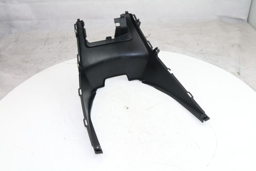 photo de UNDERSEAT PANEL HONDA NHX LEAD 110 (2008 - 2010) - Zoom on usage condition