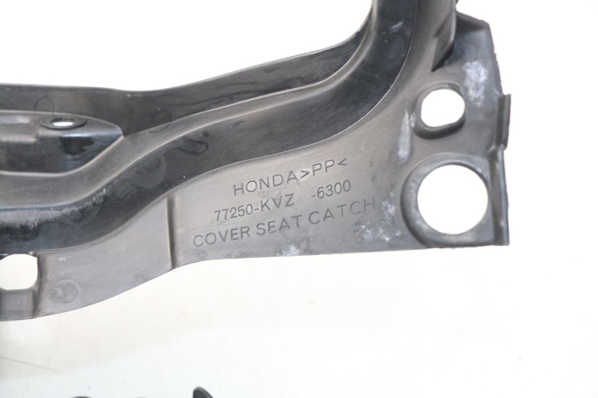 photo de UNDERSEAT PANEL HONDA NSS EX FORZA 250 (2005 - 2013) - Alternative perspective