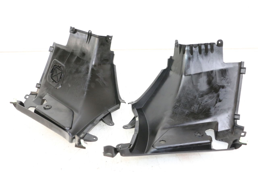 photo de UNDERSEAT COVER PEUGEOT KISBEE 4T 50 (2018 - 2022) - Alternative perspective