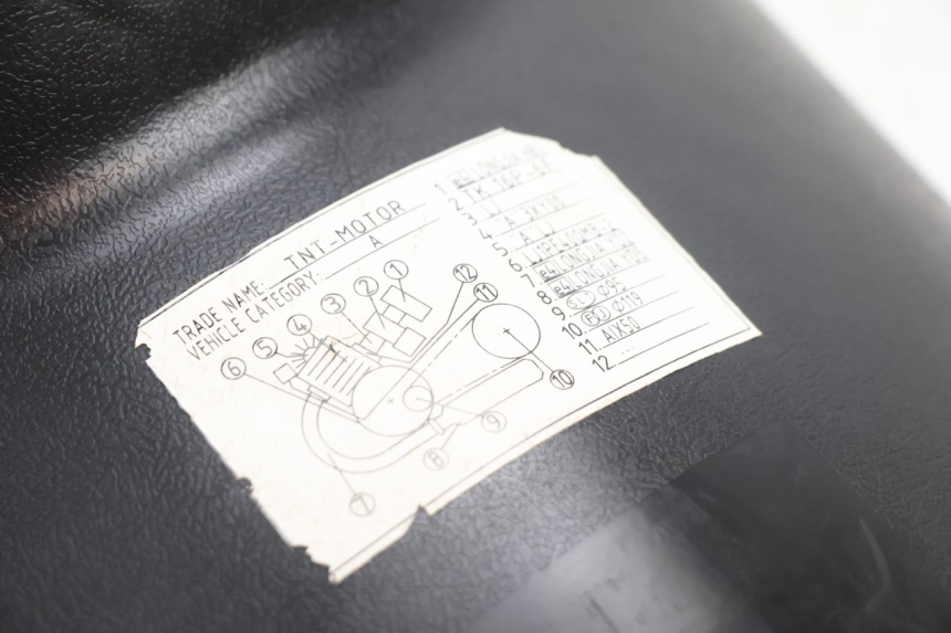 photo de UNDERSEAT PANEL TNT MOTOR ROMA 12' 2T 50 (2007 - 2018) - Alternative perspective